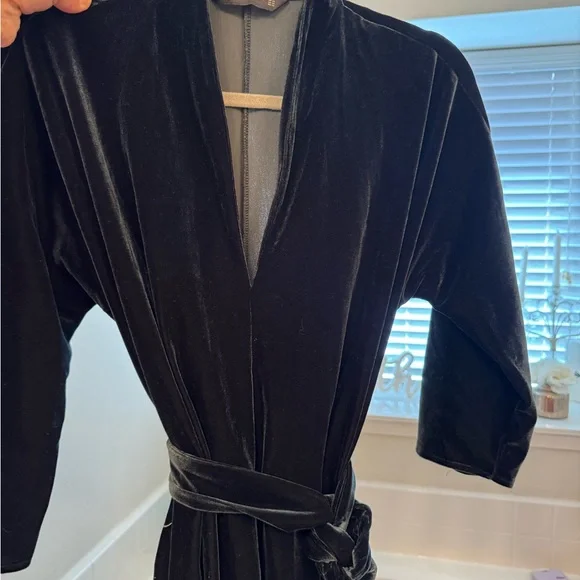 Zara XS velvet dress with tie - Picture 3 of 4